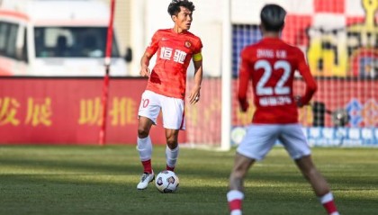 pg电子TOP10-两进两出三年六次变身 郑智是广州队唯一答案？