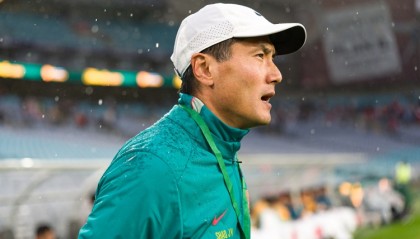 pg电子榜单-足球报评国足0-2喀麦隆：被打懵后走出困境，考验巨大收获亦多