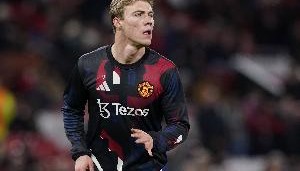 罗马诺：霍伊伦决心留队竞争，曼联也没有推动他离队的迹象